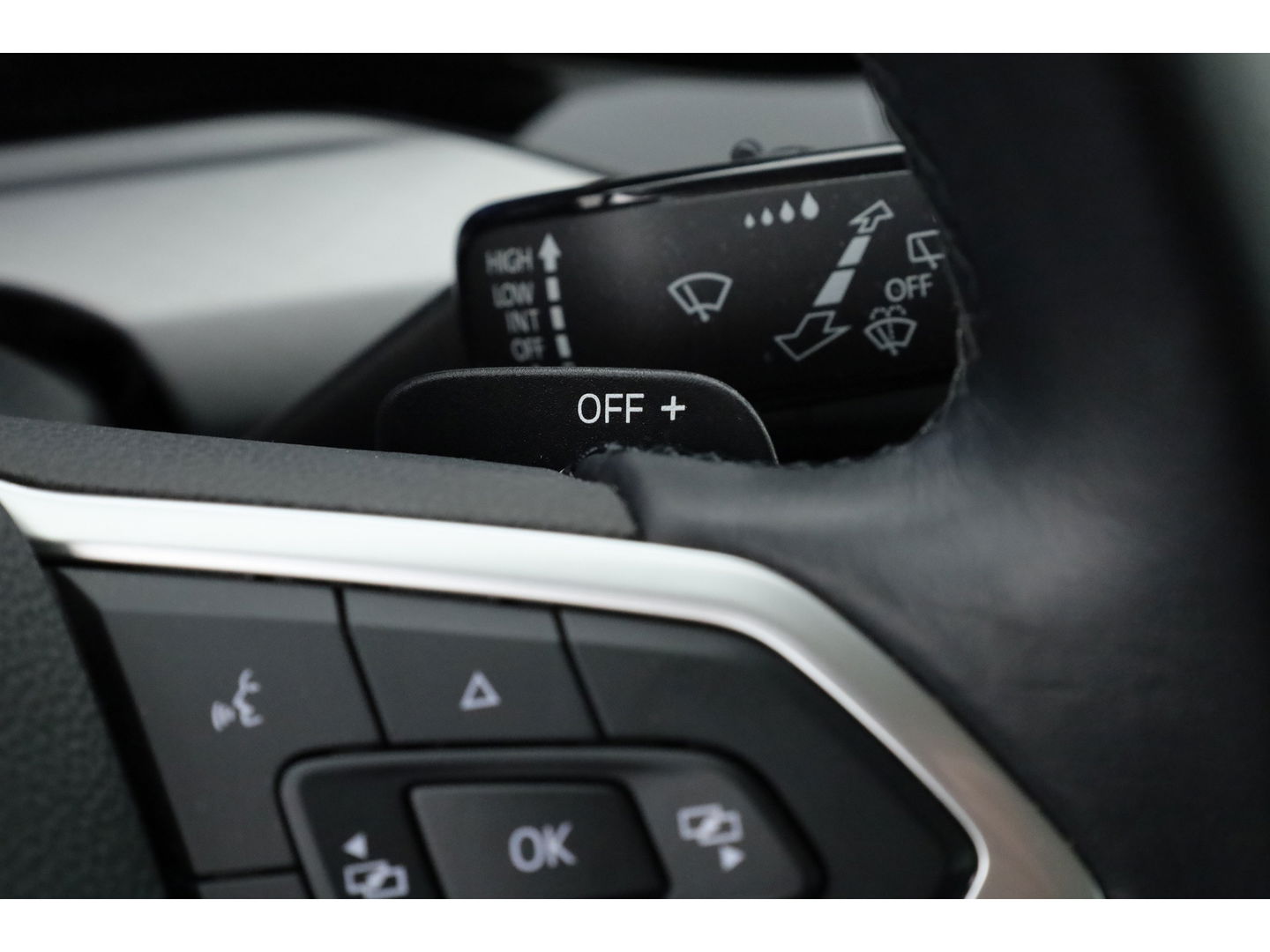 Volkswagen Golf 1.5 eTSI DSG | Navi | Adapt. Cruise | Stoelverw. | PDC | Apple CarPlay | 18'' | Clima |