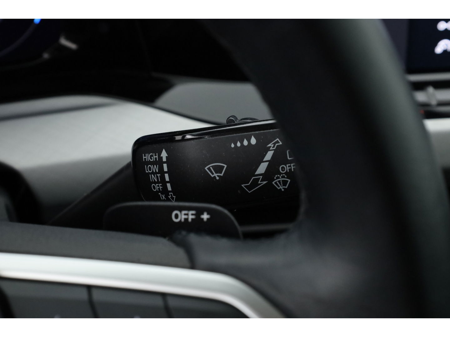 Volkswagen Golf 1.5 eTSI DSG | Navi | Adapt. Cruise | Stoelverw. | PDC | Apple CarPlay | 18'' | Clima |