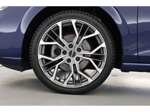 Volkswagen Golf 1.5 eTSI DSG | Navi | Adapt. Cruise | Stoelverw. | PDC | Apple CarPlay | 18'' | Clima |