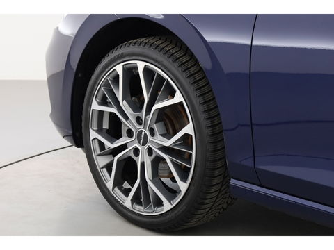 Volkswagen Golf 1.5 eTSI DSG | Navi | Adapt. Cruise | Stoelverw. | PDC | Apple CarPlay | 18'' | Clima |