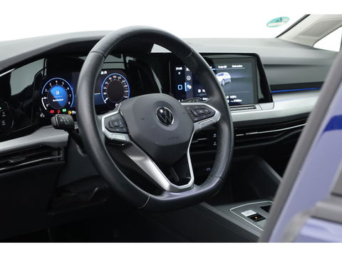 Volkswagen Golf 1.5 eTSI DSG | Navi | Adapt. Cruise | Stoelverw. | PDC | Apple CarPlay | 18'' | Clima |
