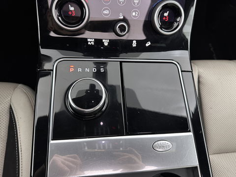 Land Rover Range Rover Velar 2.0 I4 AWD R-Dynamic HSE Aut. *PANO | HEAD-UP | LEATHER | FULL-LED | MEMORY-PACK | BLIND-SPOT | MERIDIAN-SURROUND | DIGI-COCKPIT | CAMERA | KEYLESS | HEATED-COMFORTSEATS | PRIVACY-GLASS | SHIFT-PADDLES | 21 "ALU*