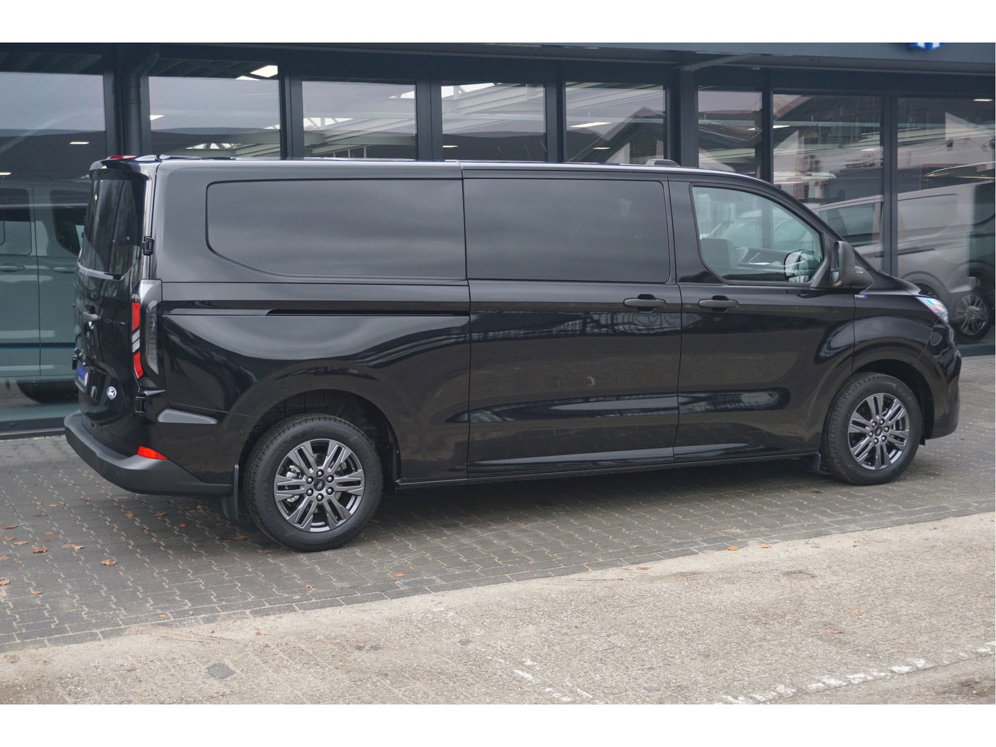 Ford Transit Custom 320L 136PK Trend DC AUT BPM VRIJ!! 13" Sync4 Navi, ACC, Camera, 2x Schuifdeur, 17" LM!! NR. A76