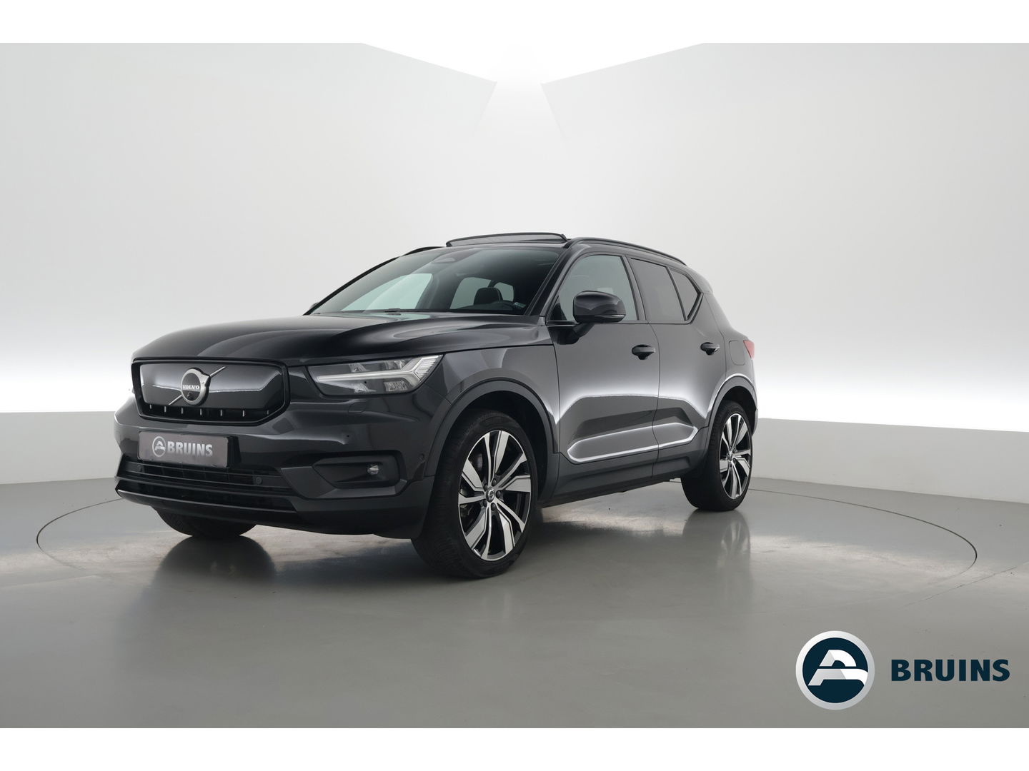 Volvo XC40 Recharge Pro | Trekhaak | Pano | ACC | Blis | 360 Camera | H&K Audio |