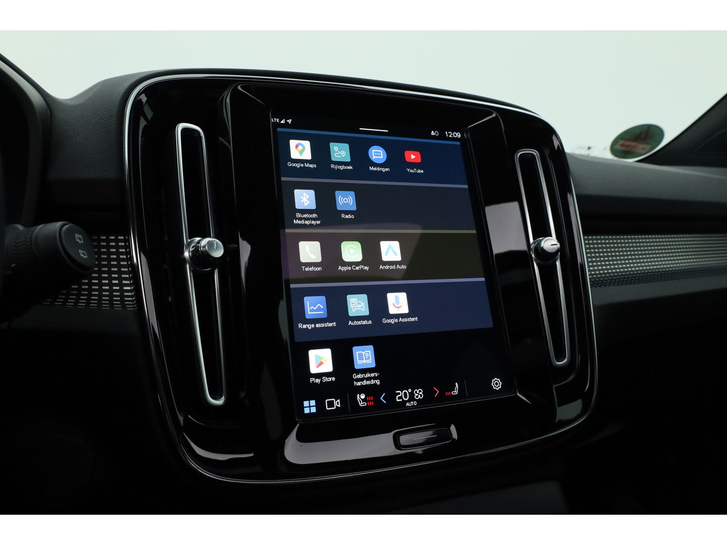 Volvo XC40 Recharge Pro | Trekhaak | Pano | ACC | Blis | 360 Camera | H&K Audio |