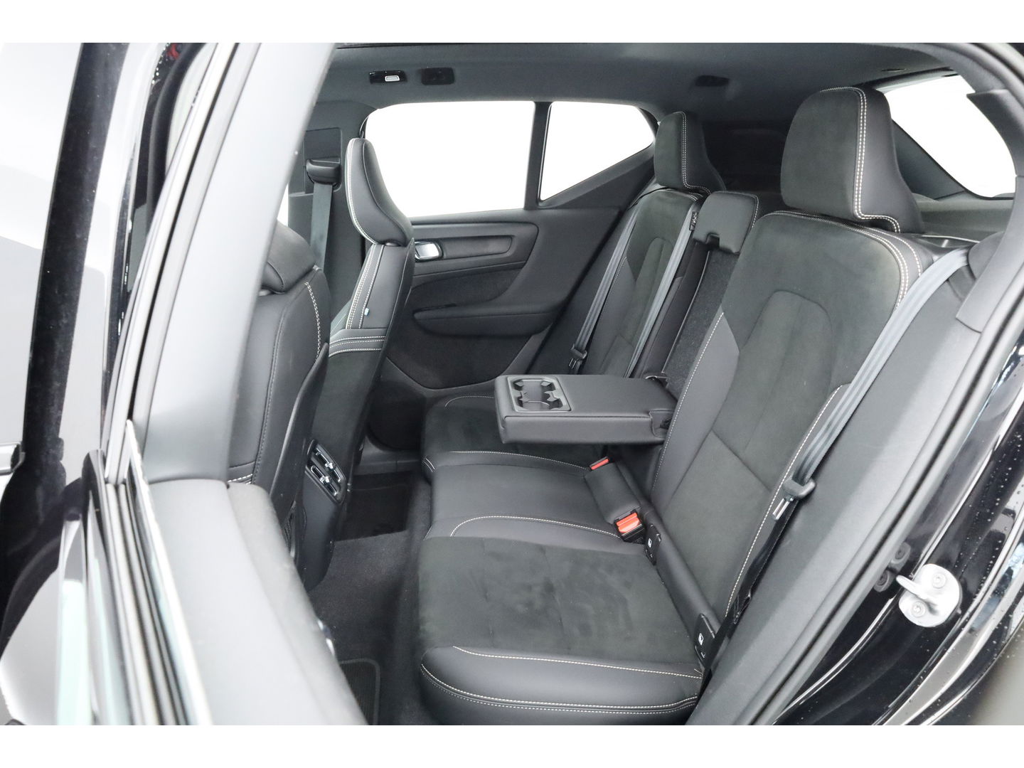 Volvo XC40 Recharge Pro | Trekhaak | Pano | ACC | Blis | 360 Camera | H&K Audio |