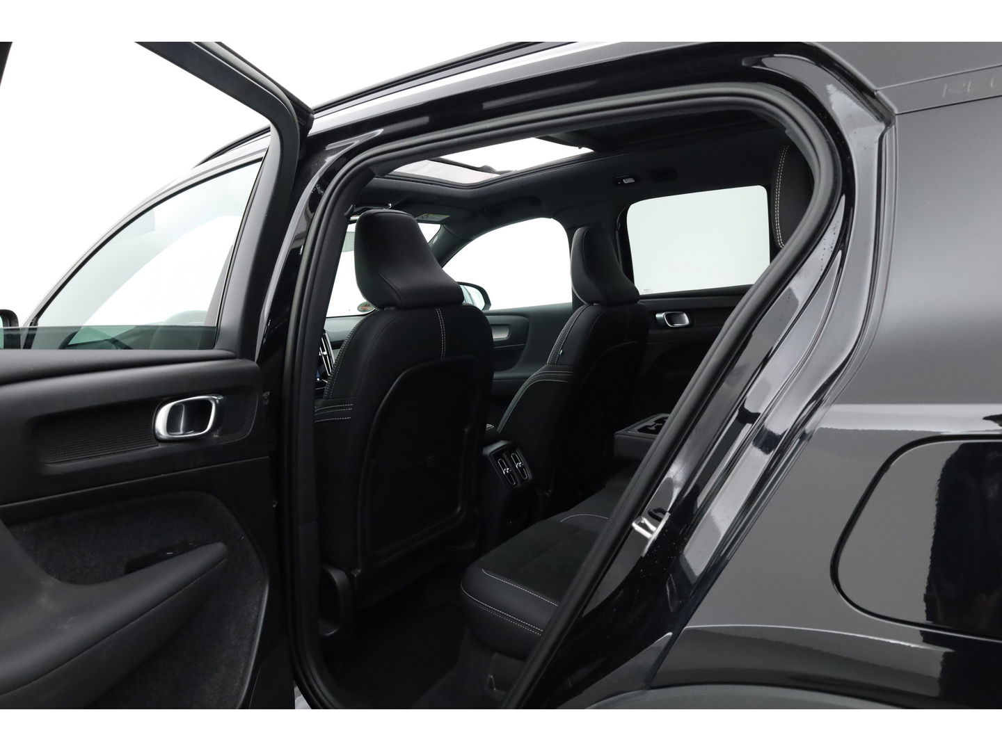 Volvo XC40 Recharge Pro | Trekhaak | Pano | ACC | Blis | 360 Camera | H&K Audio |