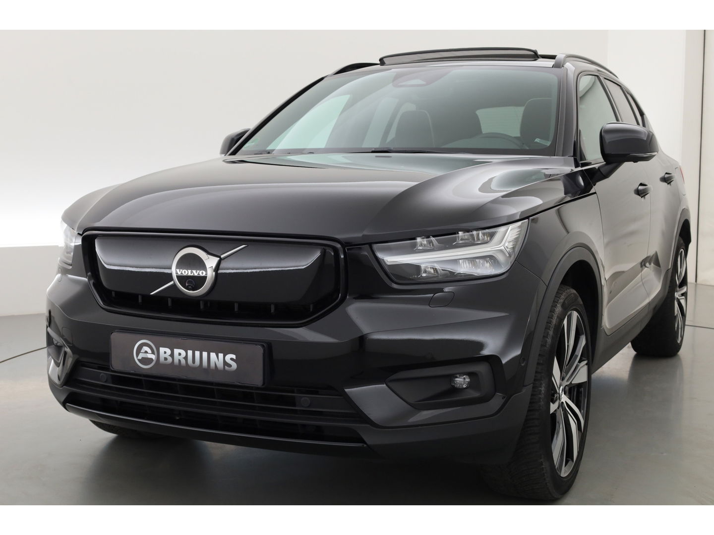 Volvo XC40 Recharge Pro | Trekhaak | Pano | ACC | Blis | 360 Camera | H&K Audio |