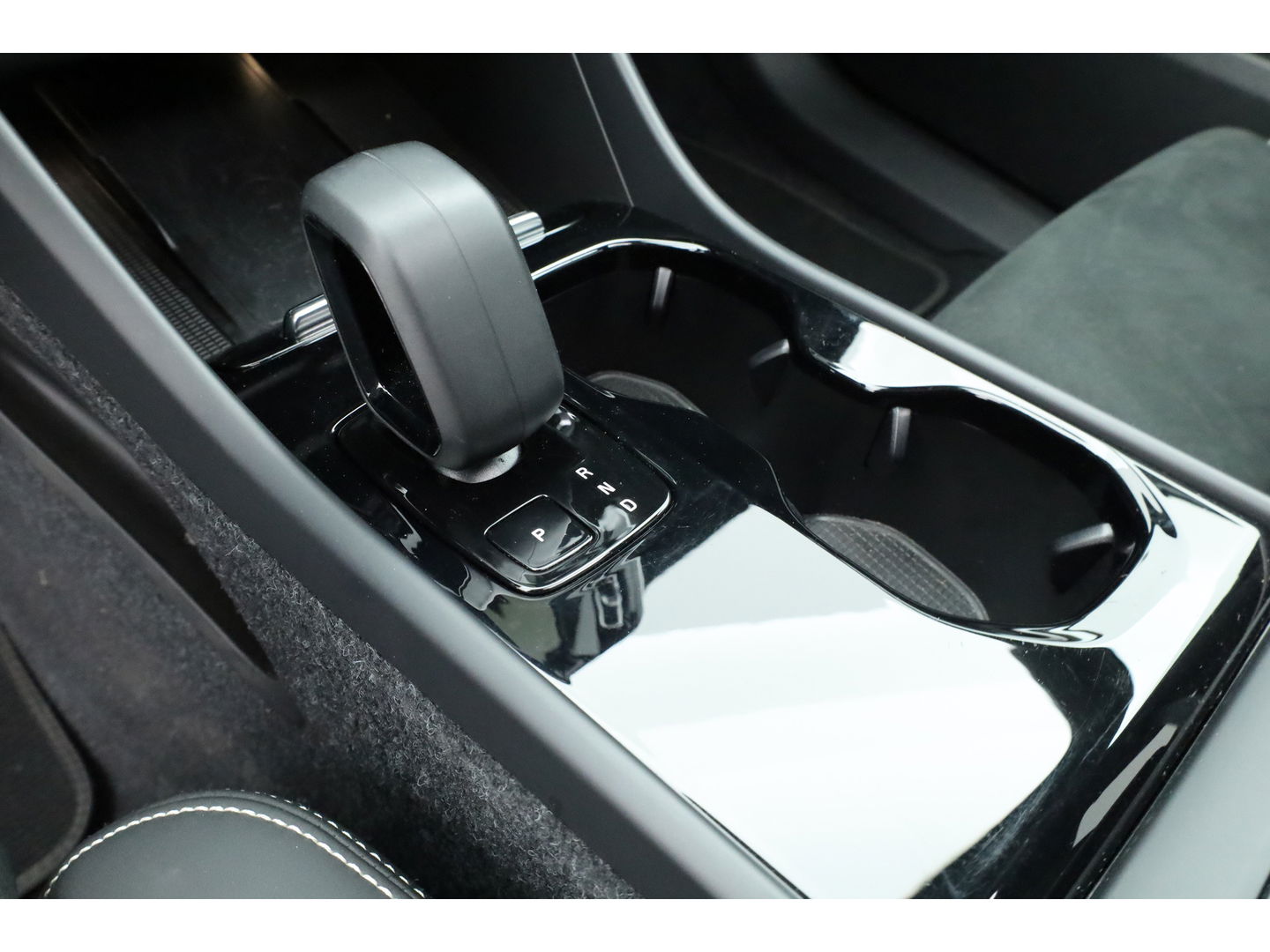 Volvo XC40 Recharge Pro | Trekhaak | Pano | ACC | Blis | 360 Camera | H&K Audio |