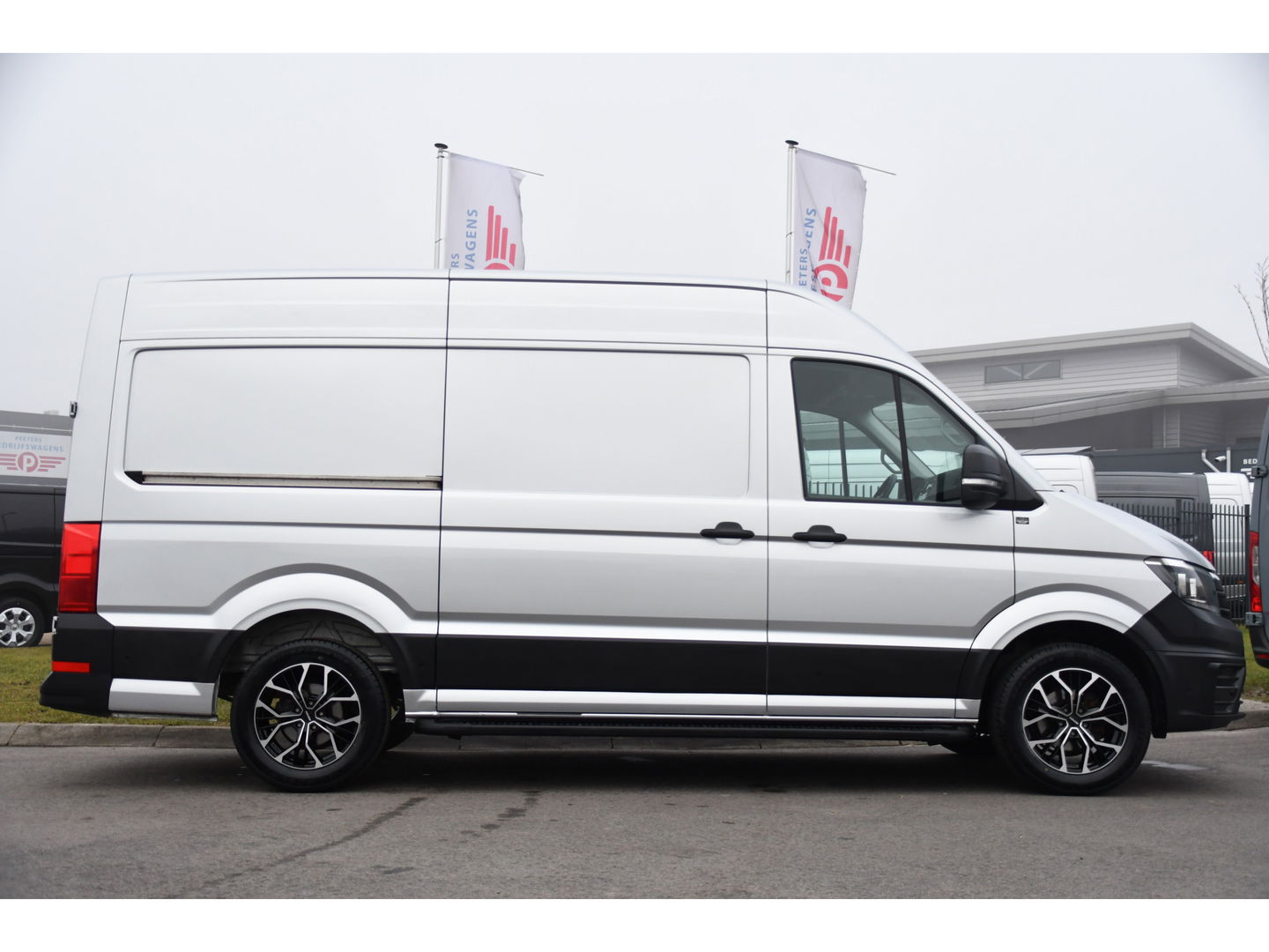 Volkswagen Crafter 30 2.0 TDI L3H3 PB Edition Camera, Carplay, Stoelverwarming, Sensoren, 140pk, Automaat, multimedia, Uniek!