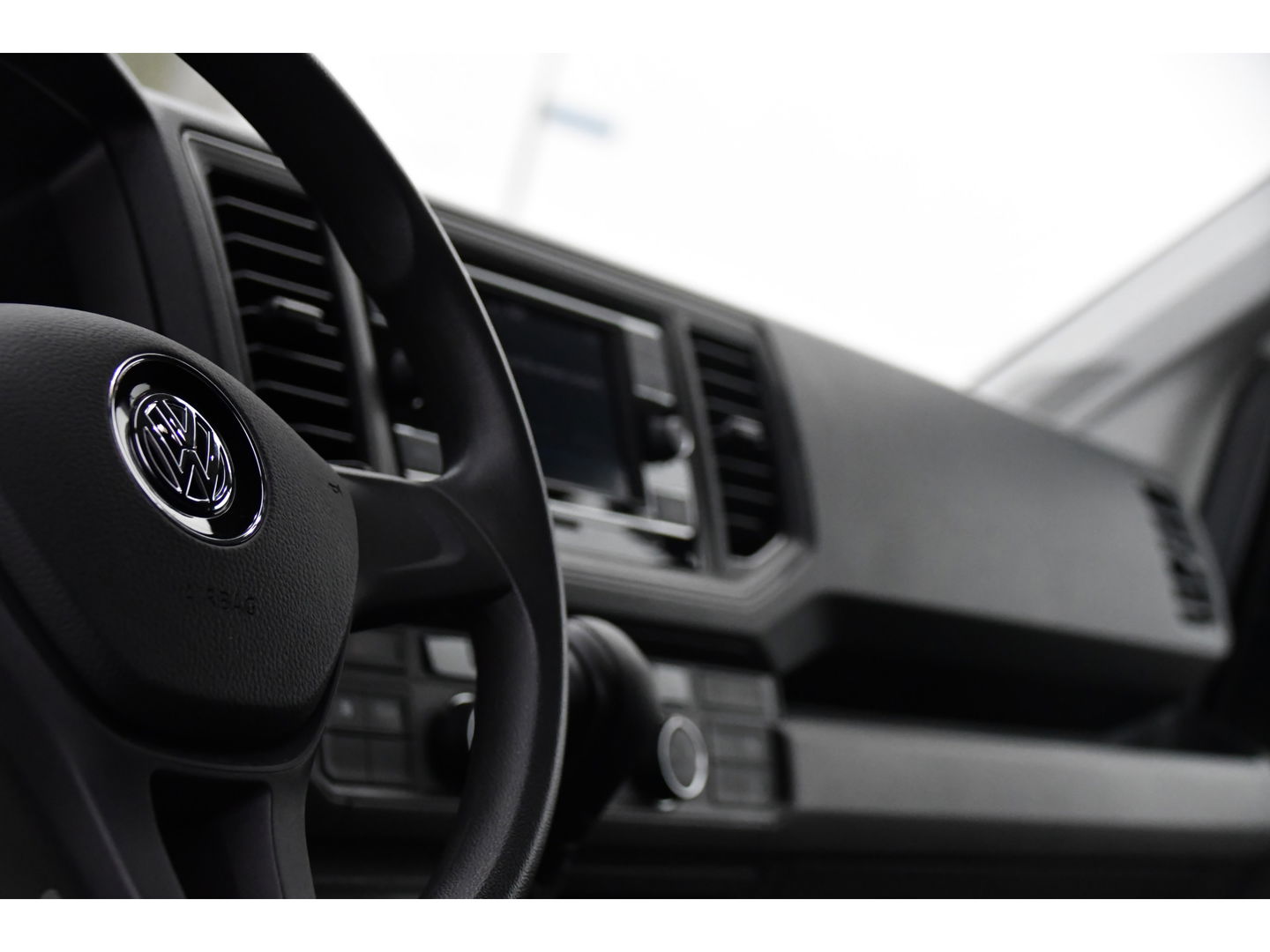 Volkswagen Crafter 30 2.0 TDI L3H3 PB Edition Camera, Carplay, Stoelverwarming, Sensoren, 140pk, Automaat, multimedia, Uniek!