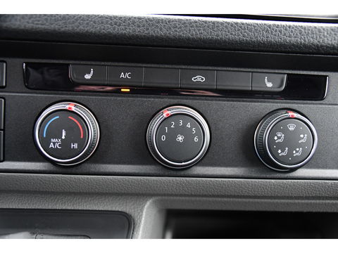 Volkswagen Crafter 30 2.0 TDI L3H3 PB Edition Camera, Carplay, Stoelverwarming, Sensoren, 140pk, Automaat, multimedia, Uniek!