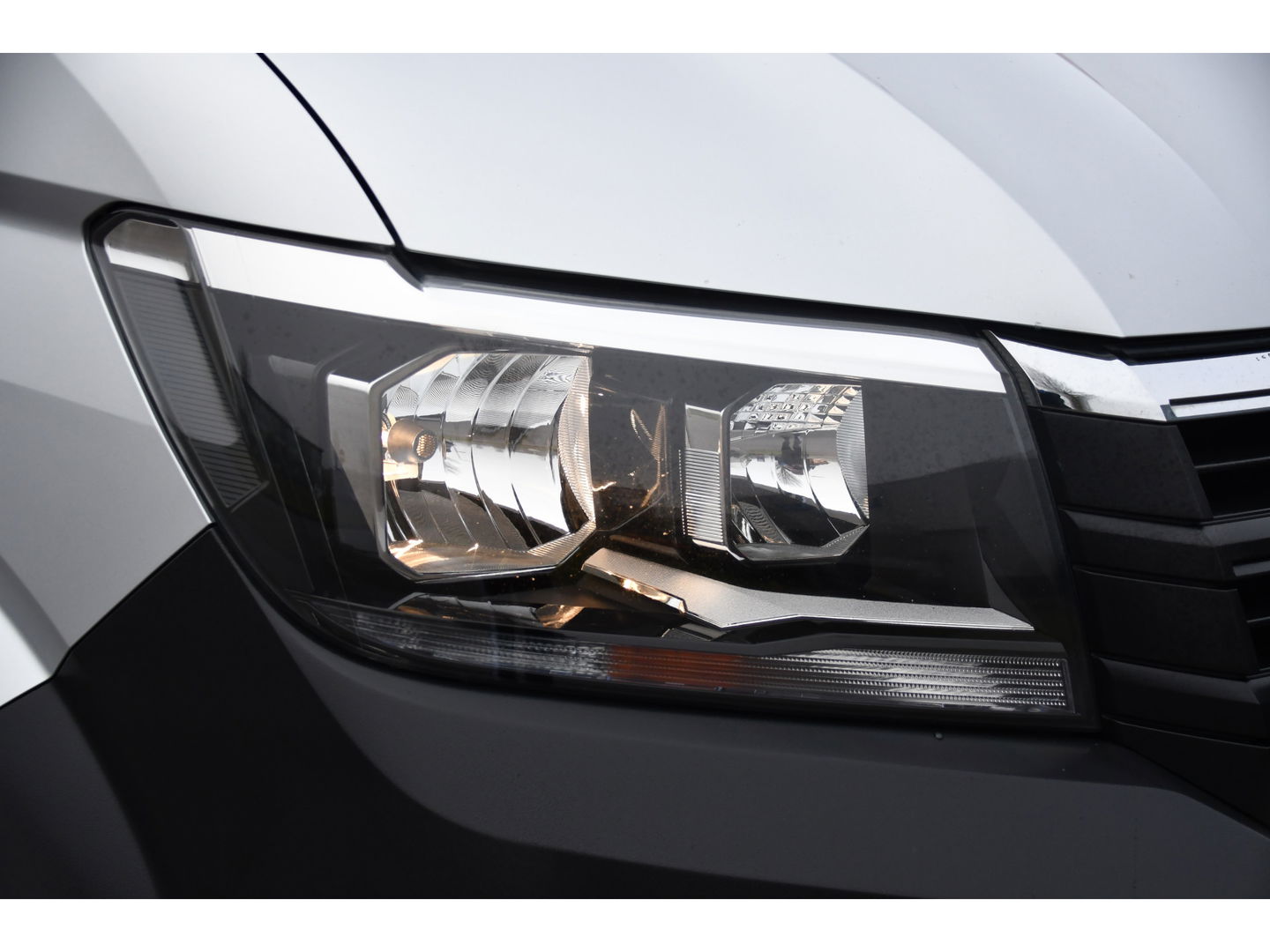 Volkswagen Crafter 30 2.0 TDI L3H3 PB Edition Camera, Carplay, Stoelverwarming, Sensoren, 140pk, Automaat, multimedia, Uniek!