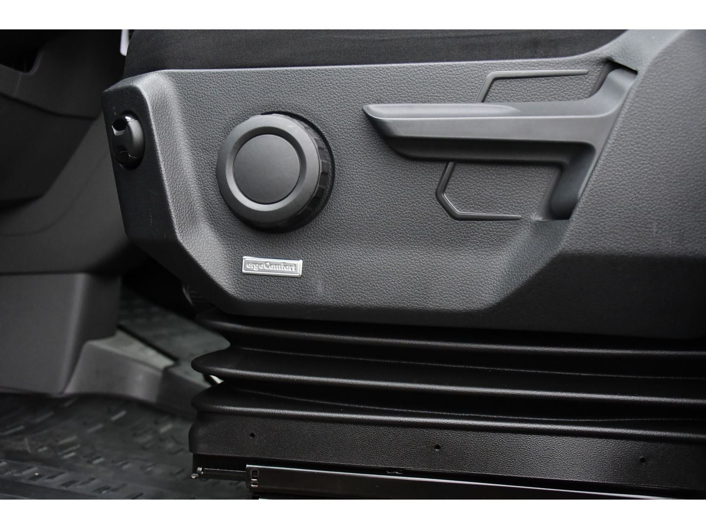 Volkswagen Crafter 30 2.0 TDI L3H3 PB Edition Camera, Carplay, Stoelverwarming, Sensoren, 140pk, Automaat, multimedia, Uniek!