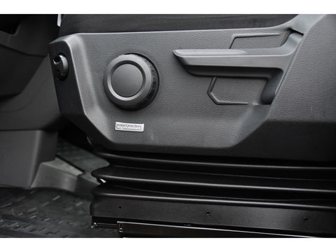 Volkswagen Crafter 30 2.0 TDI L3H3 PB Edition Camera, Carplay, Stoelverwarming, Sensoren, 140pk, Automaat, multimedia, Uniek!