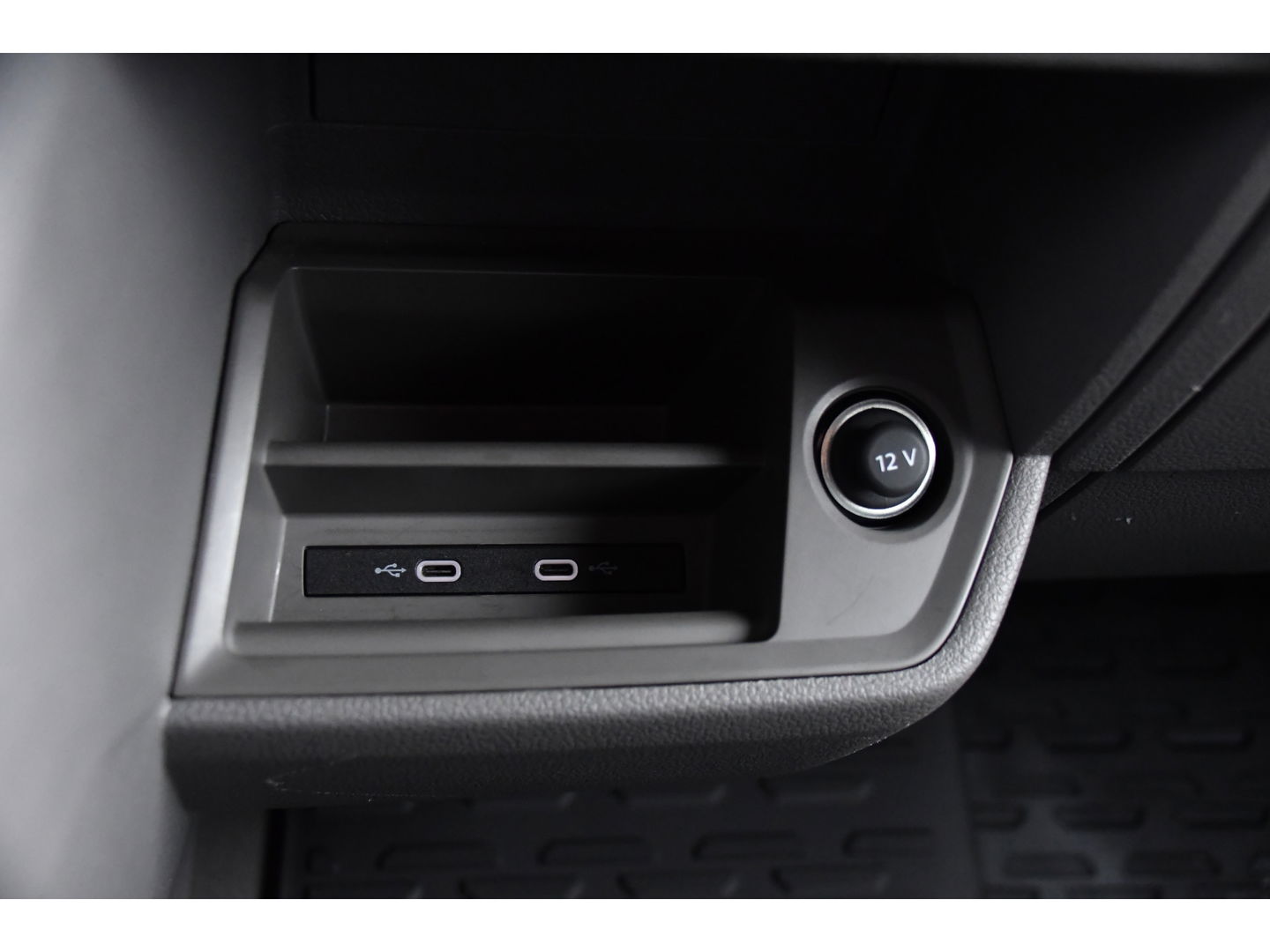 Volkswagen Crafter 30 2.0 TDI L3H3 PB Edition Camera, Carplay, Stoelverwarming, Sensoren, 140pk, Automaat, multimedia, Uniek!