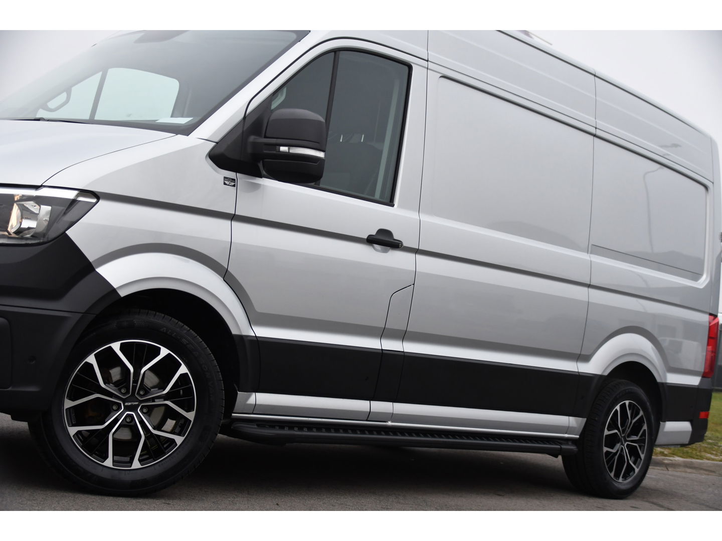 Volkswagen Crafter 30 2.0 TDI L3H3 PB Edition Camera, Carplay, Stoelverwarming, Sensoren, 140pk, Automaat, multimedia, Uniek!