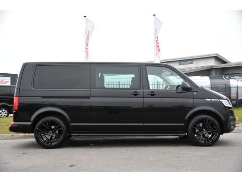 Volkswagen Transporter 2.0 TDI L2H1 32 DC Bulli Virtual, Adaptieve Cruise, Carplay, Leder, LED, 204pk, Automaat, 2 x Schuifdeur, Stoelverwarming, Uniek!