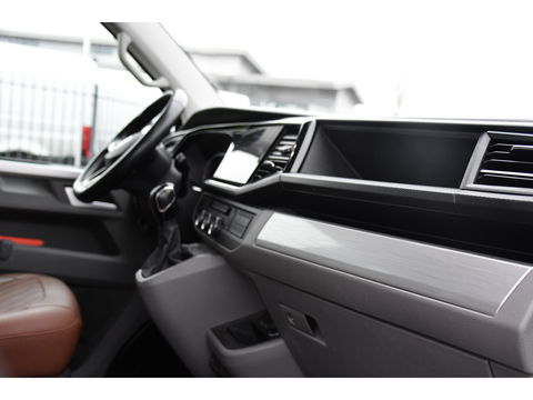 Volkswagen Transporter 2.0 TDI L2H1 32 DC Bulli Virtual, Adaptieve Cruise, Carplay, Leder, LED, 204pk, Automaat, 2 x Schuifdeur, Stoelverwarming, Uniek!