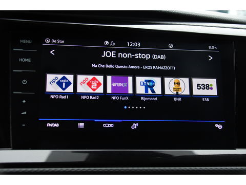 Volkswagen Transporter 2.0 TDI L2H1 32 DC Bulli Virtual, Adaptieve Cruise, Carplay, Leder, LED, 204pk, Automaat, 2 x Schuifdeur, Stoelverwarming, Uniek!