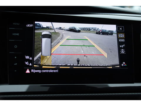 Volkswagen Transporter 2.0 TDI L2H1 32 DC Bulli Virtual, Adaptieve Cruise, Carplay, Leder, LED, 204pk, Automaat, 2 x Schuifdeur, Stoelverwarming, Uniek!