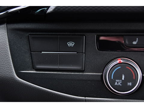 Volkswagen Transporter 2.0 TDI L2H1 32 DC Bulli Virtual, Adaptieve Cruise, Carplay, Leder, LED, 204pk, Automaat, 2 x Schuifdeur, Stoelverwarming, Uniek!