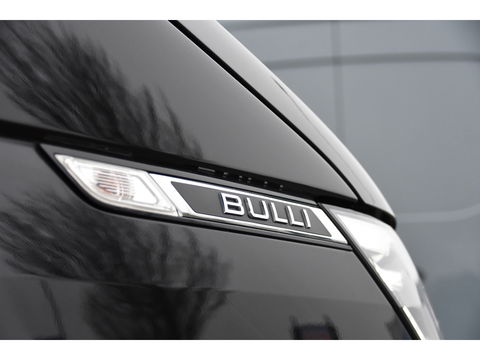 Volkswagen Transporter 2.0 TDI L2H1 32 DC Bulli Virtual, Adaptieve Cruise, Carplay, Leder, LED, 204pk, Automaat, 2 x Schuifdeur, Stoelverwarming, Uniek!
