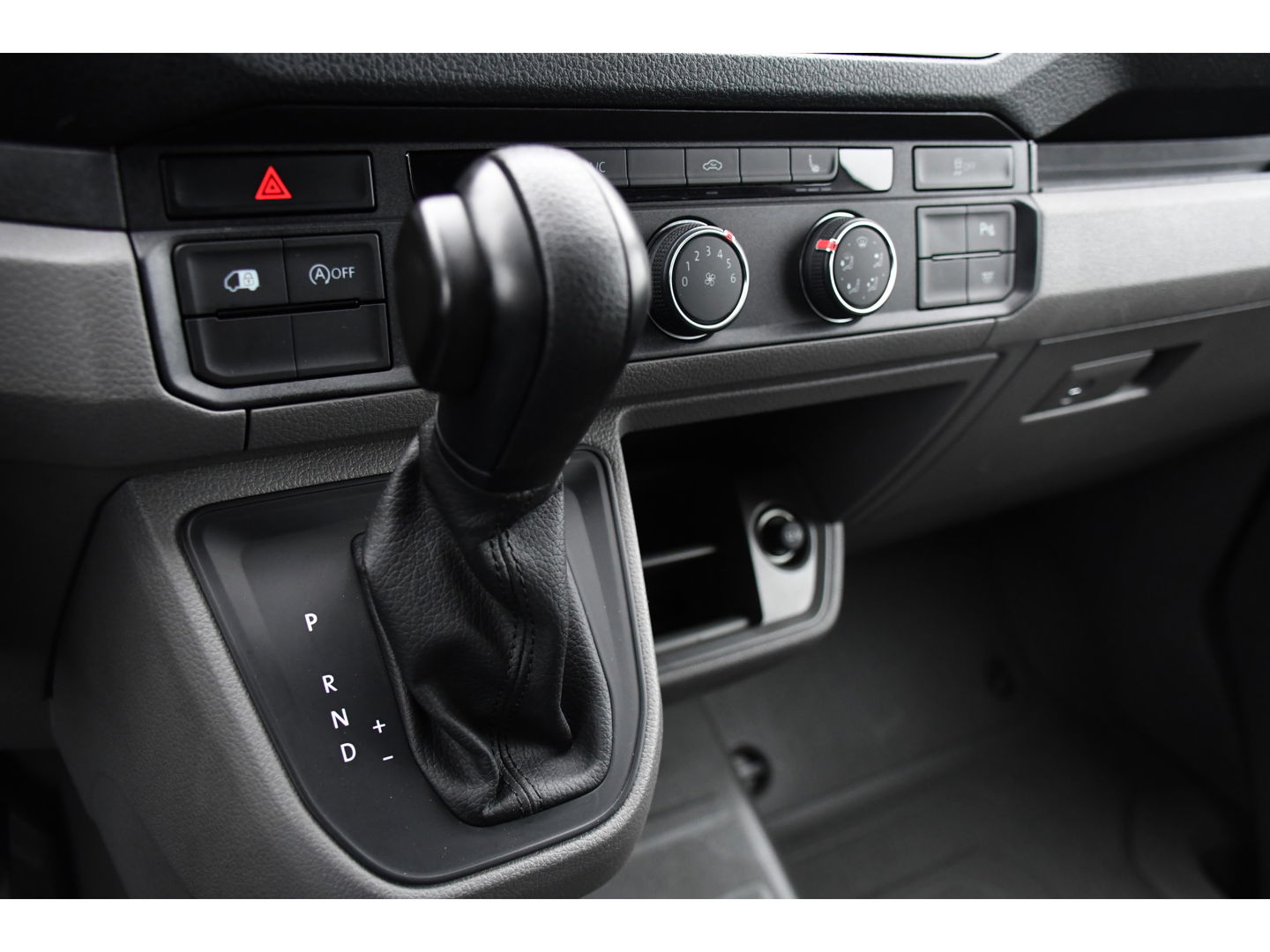 MAN TGE 3.140 35 2.0 L3H3 PB Edition Camera, Cruise, Carplay, 140pk, Automaat, Stoelverwarming, NAVI, Multimedia, Uniek!