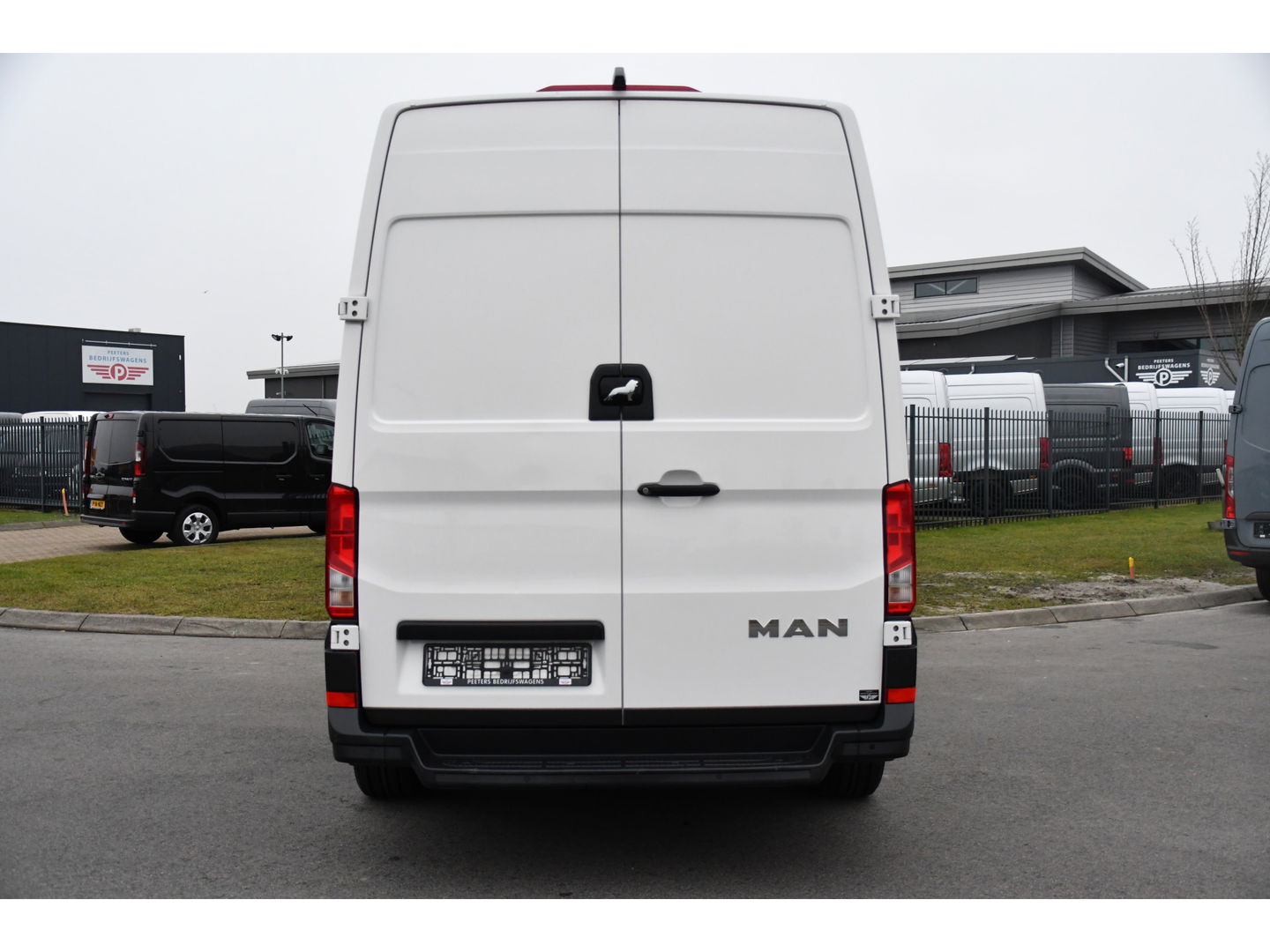 MAN TGE 3.140 35 2.0 L3H3 PB Edition Camera, Cruise, Carplay, 140pk, Automaat, Stoelverwarming, NAVI, Multimedia, Uniek!