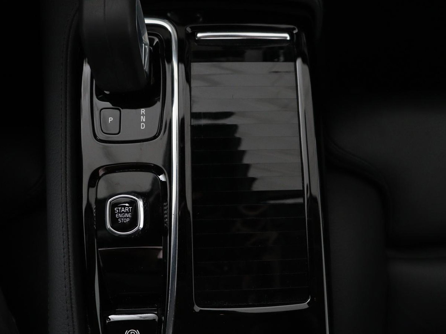 Volvo V90 2.0 T6 Plug In AWD Inscription | SOH 97% | Panoramadak | Head-Up | Leder | Harman/Kardon | 20'' | 360 Camera | Stoelverwarming | Keyless | Carplay | Full LED | Stuurverwarming | PHEV