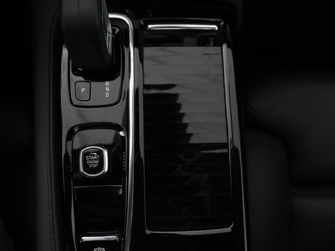 Volvo V90 2.0 T6 Plug In AWD Inscription | SOH 97% | Panoramadak | Head-Up | Leder | Harman/Kardon | 20'' | 360 Camera | Stoelverwarming | Keyless | Carplay | Full LED | Stuurverwarming | PHEV