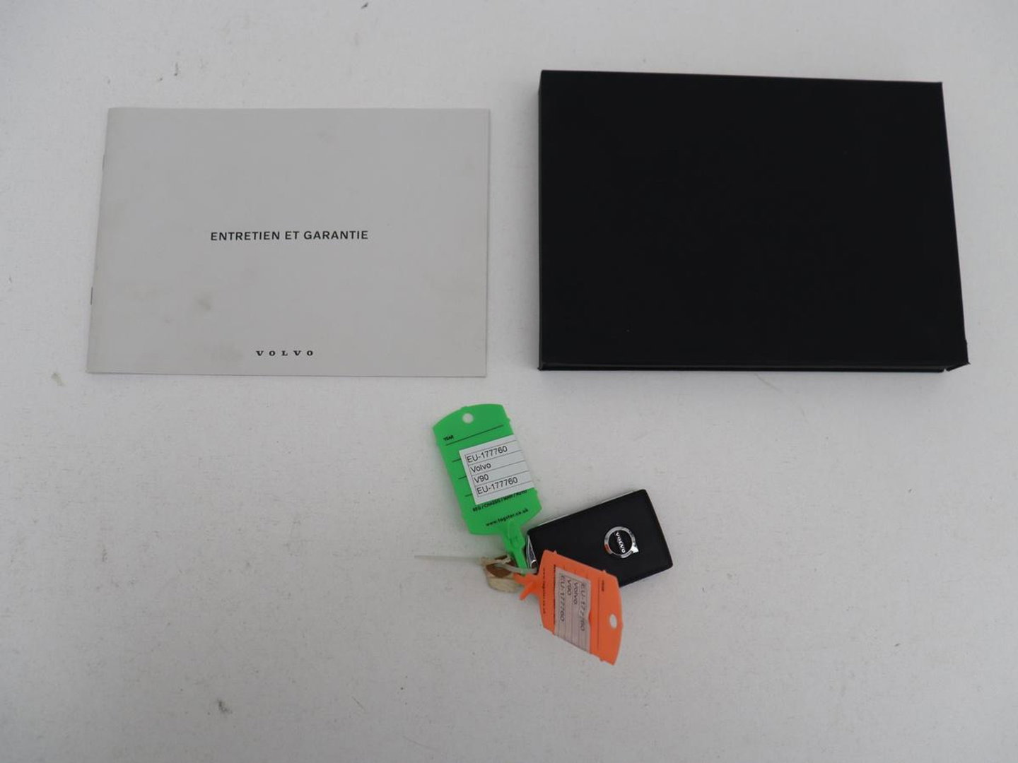 Volvo V90 2.0 T6 Plug In AWD Inscription | SOH 97% | Panoramadak | Head-Up | Leder | Harman/Kardon | 20'' | 360 Camera | Stoelverwarming | Keyless | Carplay | Full LED | Stuurverwarming | PHEV