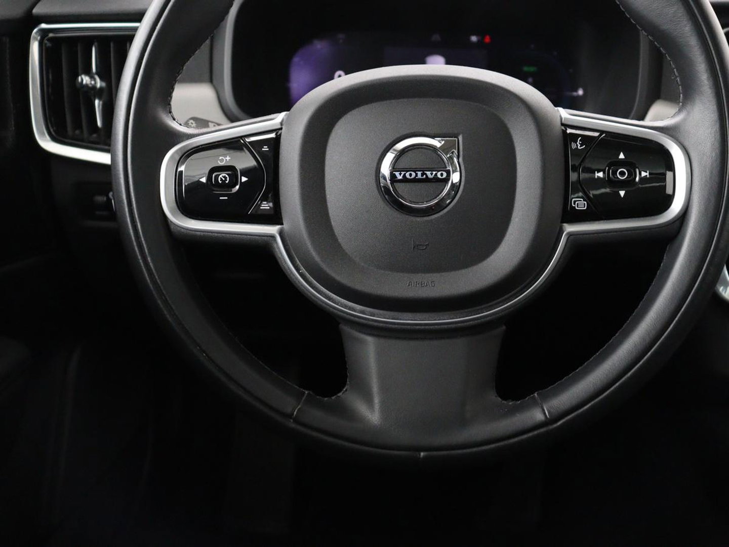 Volvo V90 2.0 T6 Plug In AWD Inscription | SOH 97% | Panoramadak | Head-Up | Leder | Harman/Kardon | 20'' | 360 Camera | Stoelverwarming | Keyless | Carplay | Full LED | Stuurverwarming | PHEV