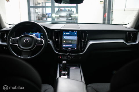 Volvo XC60 2.0 T6 Plug-in hybrid AWD Recharge 340 pk | Trekhaak | Facelift interface | Panoramadak | incl dakkoffer | NL NAP auto |