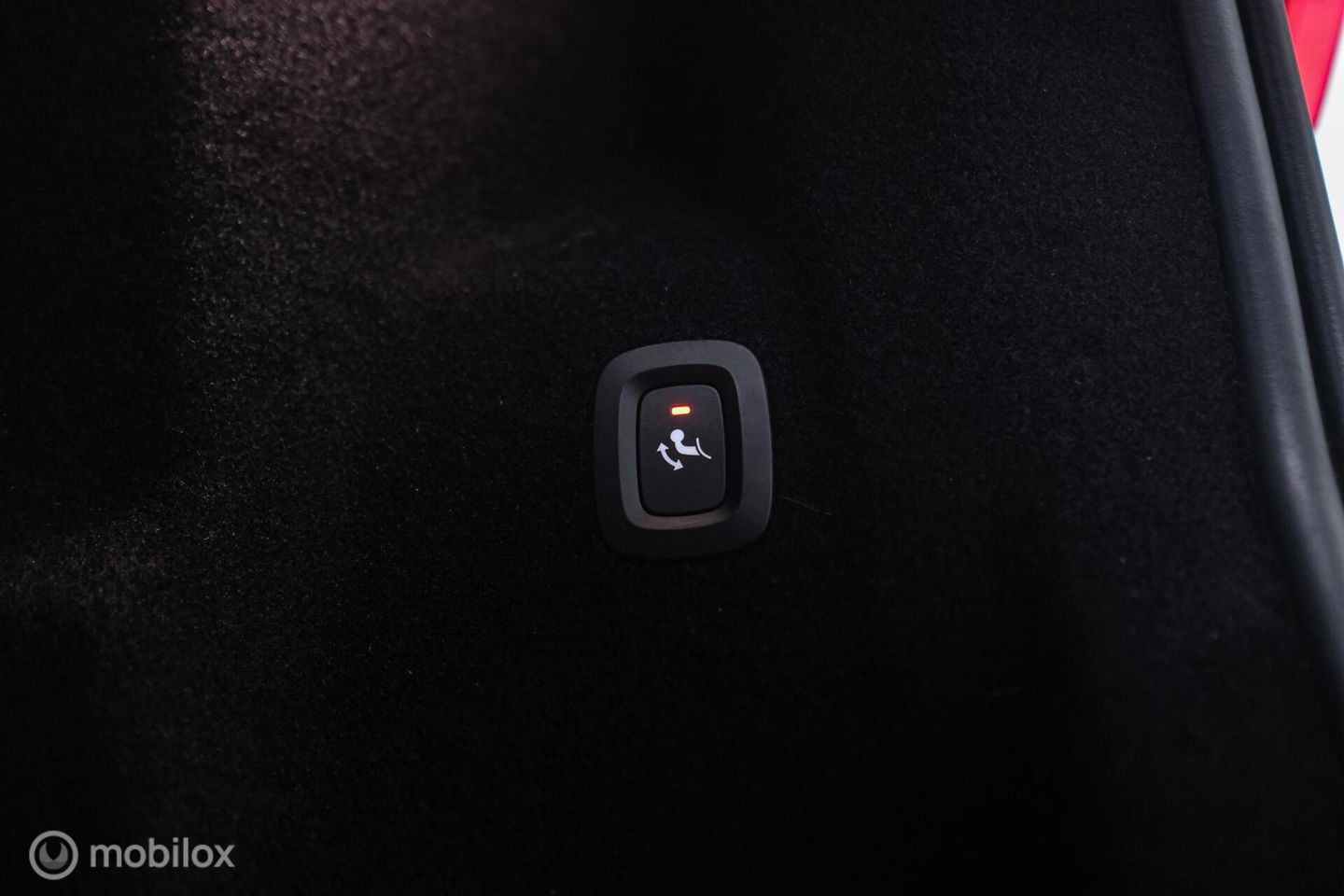 Volvo XC60 2.0 T6 Plug-in hybrid AWD Recharge 340 pk | Trekhaak | Facelift interface | Panoramadak | incl dakkoffer | NL NAP auto |