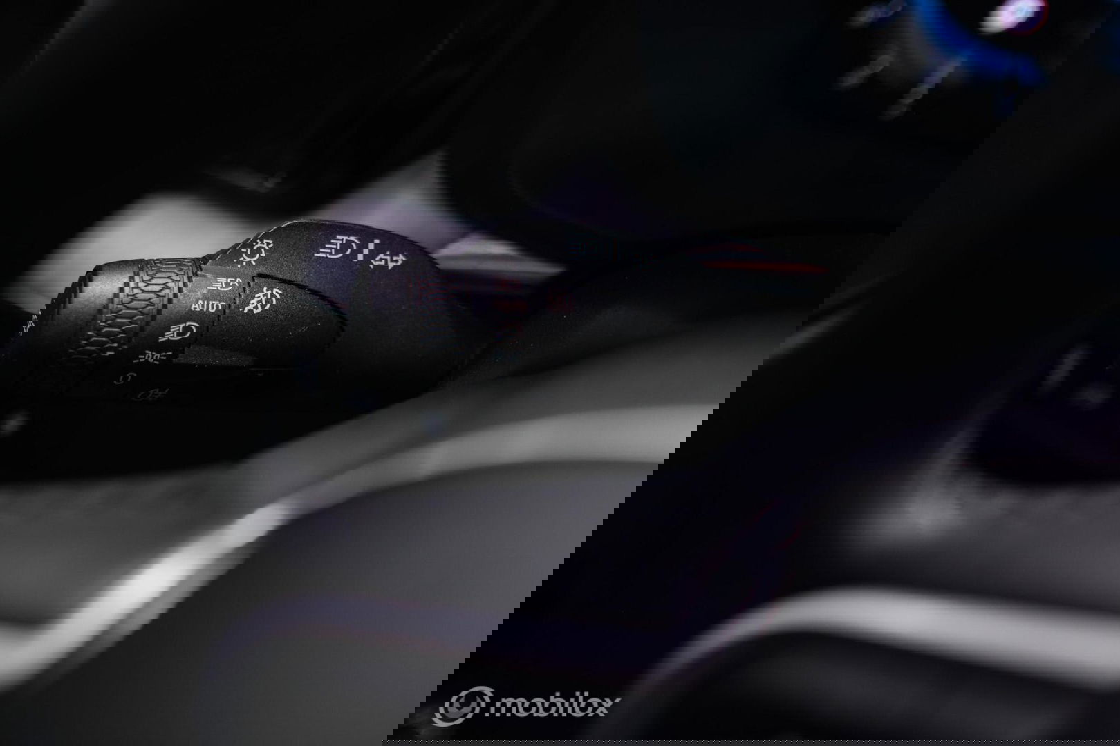 Volvo XC60 2.0 T6 Plug-in hybrid AWD Recharge 340 pk | Trekhaak | Facelift interface | Panoramadak | incl dakkoffer | NL NAP auto |