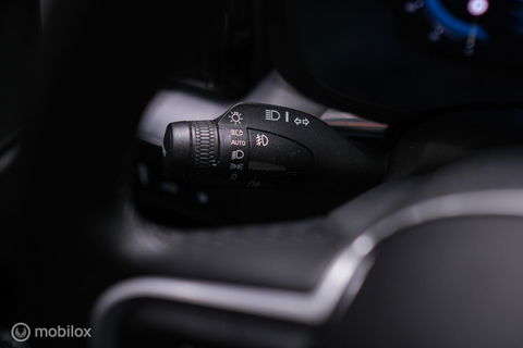 Volvo XC60 2.0 T6 Plug-in hybrid AWD Recharge 340 pk | Trekhaak | Facelift interface | Panoramadak | incl dakkoffer | NL NAP auto |