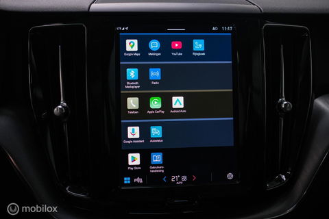 Volvo XC60 2.0 T6 Plug-in hybrid AWD Recharge 340 pk | Trekhaak | Facelift interface | Panoramadak | incl dakkoffer | NL NAP auto |