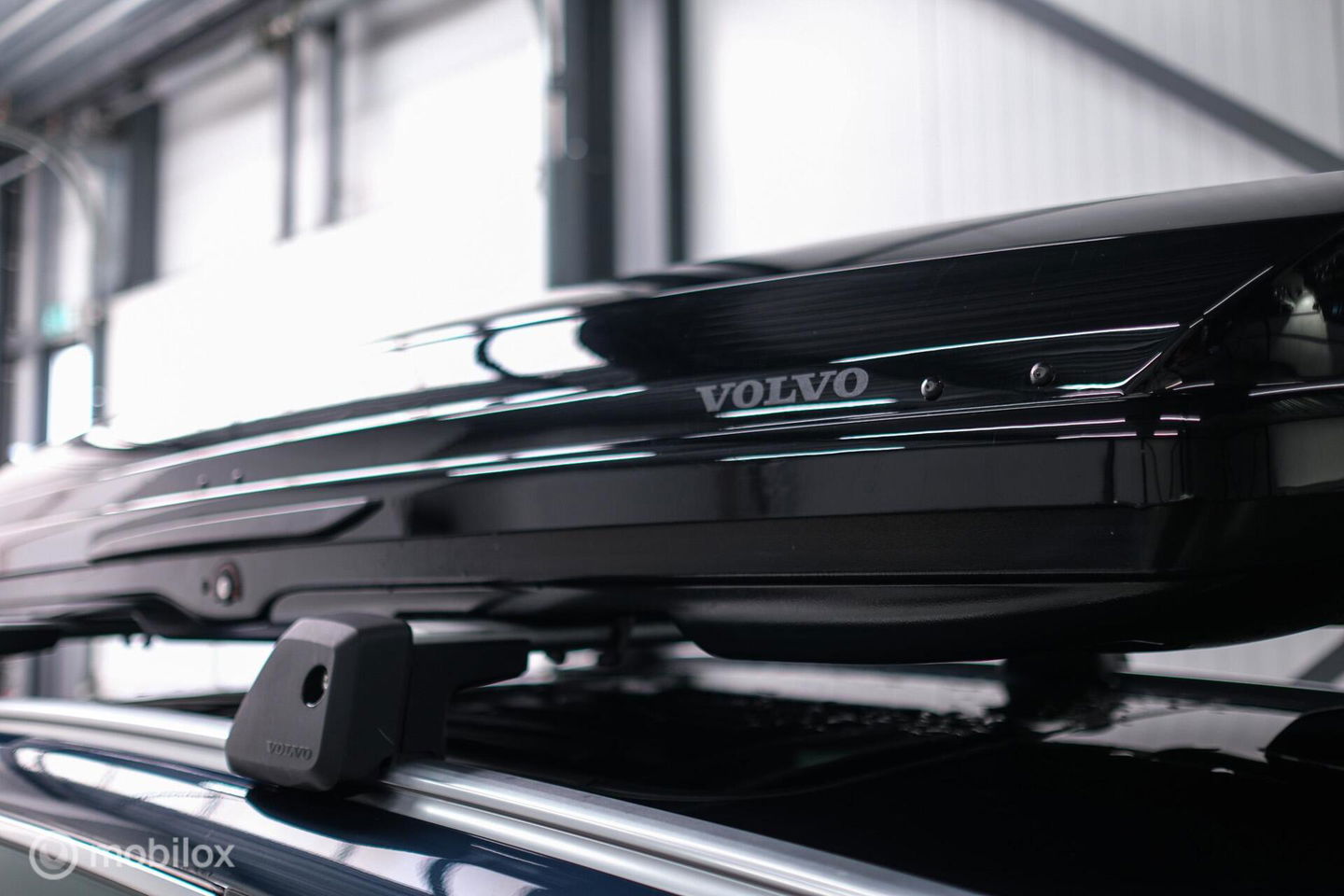 Volvo XC60 2.0 T6 Plug-in hybrid AWD Recharge 340 pk | Trekhaak | Facelift interface | Panoramadak | incl dakkoffer | NL NAP auto |