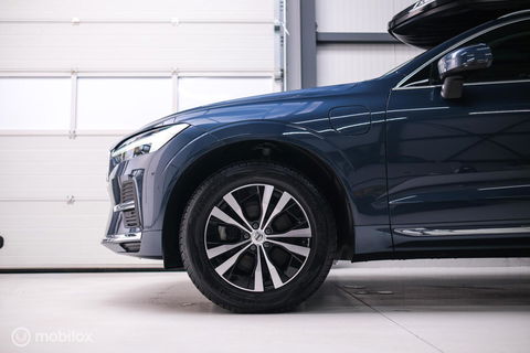 Volvo XC60 2.0 T6 Plug-in hybrid AWD Recharge 340 pk | Trekhaak | Facelift interface | Panoramadak | incl dakkoffer | NL NAP auto |