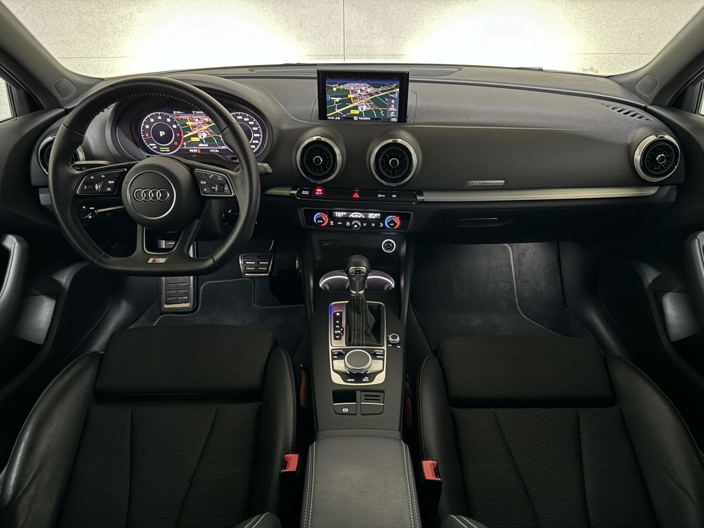 Audi A3 Sportback 35 TFSI S-Line Black Edition Virtual CarPlay NAP