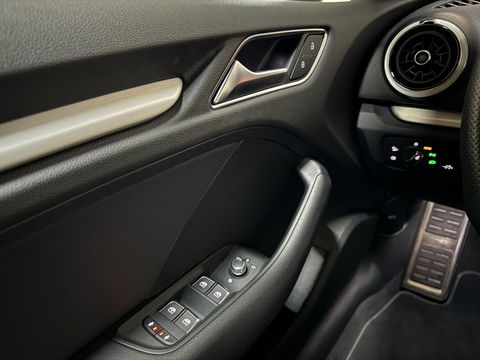 Audi A3 Sportback 35 TFSI S-Line Black Edition Virtual CarPlay NAP