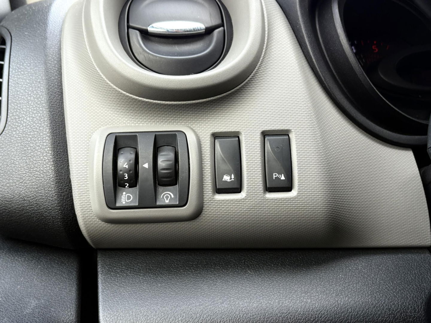 Renault Trafic 1.6 dCi 120pk Edition T29 L2H1 DC | Marge | 6-persoons | Dubbel cabine | Navigatie |