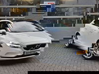 Volvo V40 - 2.0 T3 Dynamic Edition|Trekhaak|Pano||leder|H&D|LED|18-inch|Camera|