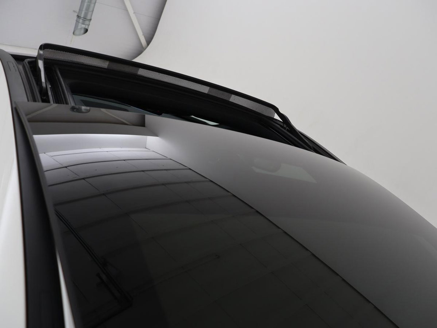 Mercedes-Benz A-Klasse 180 Business Solution | Panoramadak | Stoelverwarming | Full LED | Half leder | Widescreen | Navigatie | Park Assist | Cruise control | Camera | Bluetooth | Climate control