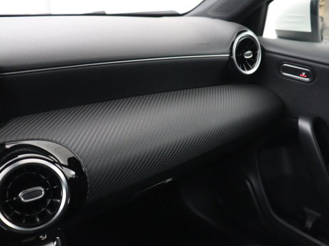 Mercedes-Benz A-Klasse 180 Business Solution | Panoramadak | Stoelverwarming | Full LED | Half leder | Widescreen | Navigatie | Park Assist | Cruise control | Camera | Bluetooth | Climate control