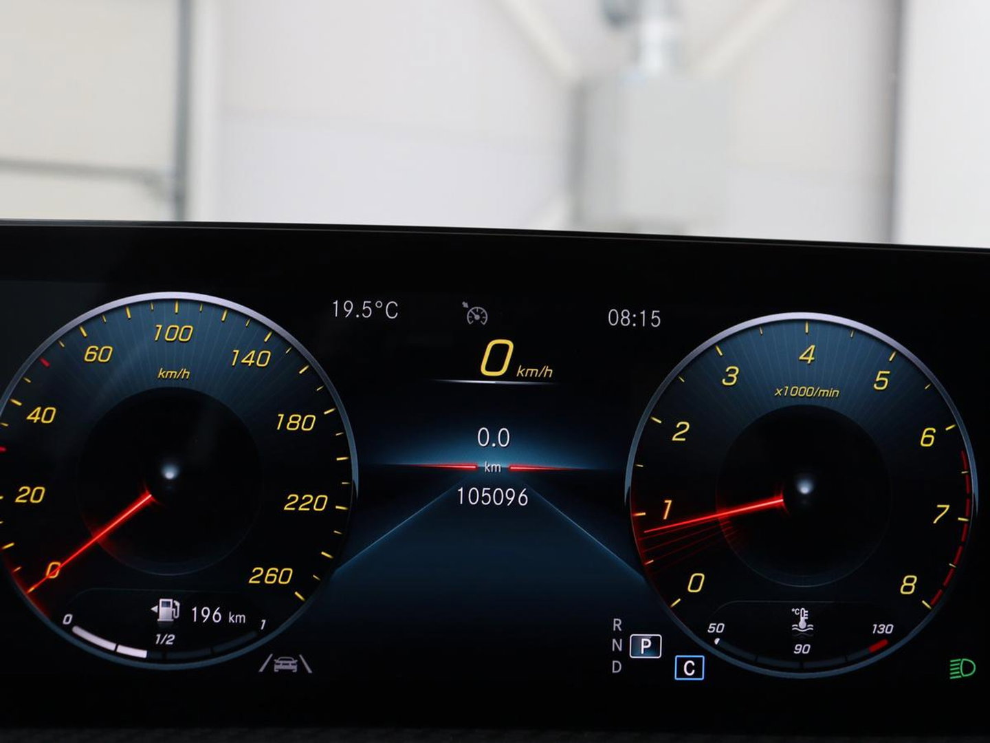 Mercedes-Benz A-Klasse 180 Business Solution | Panoramadak | Stoelverwarming | Full LED | Half leder | Widescreen | Navigatie | Park Assist | Cruise control | Camera | Bluetooth | Climate control