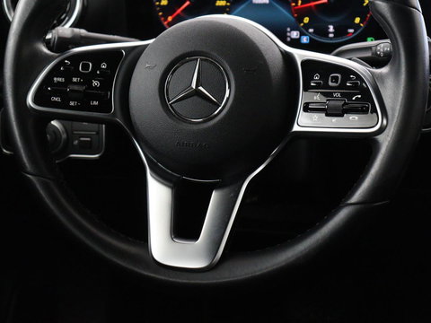 Mercedes-Benz A-Klasse 180 Business Solution | Panoramadak | Stoelverwarming | Full LED | Half leder | Widescreen | Navigatie | Park Assist | Cruise control | Camera | Bluetooth | Climate control