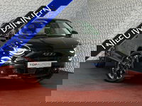 Fiat 600 - 1.2 HYBRID LA PRIMA CAMERA CARPLAY ADAP.CRUISE STOELVERW. ELEK.KLEP LEER MASSAGE ELEK.STOEL 18''LMV ✅ Top Auto Fiat Wijchen , 30 Jaar ervaring in Fiat , Wij leveren de : Icon / La Prima / Pop / Sport . Urban / Benzine / Hybrid . Met Fabrieksgarantie ✅