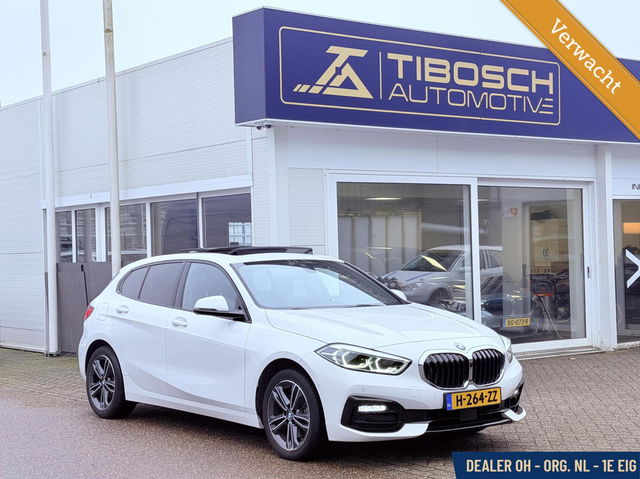 BMW 1 Serie - 118i Sport-Line AUT. Pano Leder Head-up Keyless